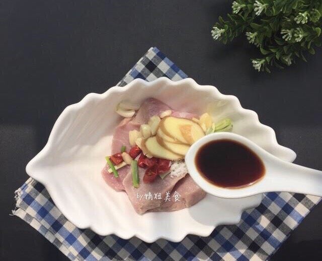 蜜汁叉烧肉~好吃又入味,生抽大半汤匙