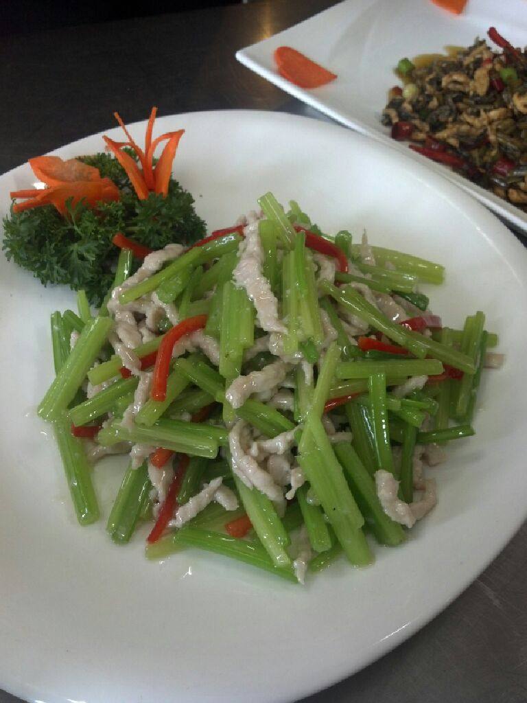 芹菜肉丝