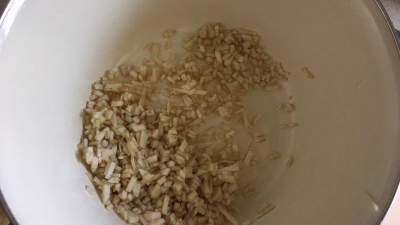 入伏饺子(茄子馅儿),在切成小丁