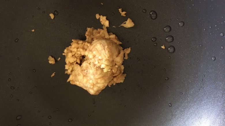 入伏饺子(茄子馅儿),一大团 就挤了那么点儿