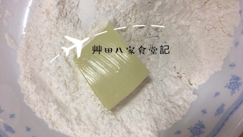 雞蛋豆腐ㄧ鍋二吃,將切薄片的雞蛋豆腐放入混勻的步驟7中