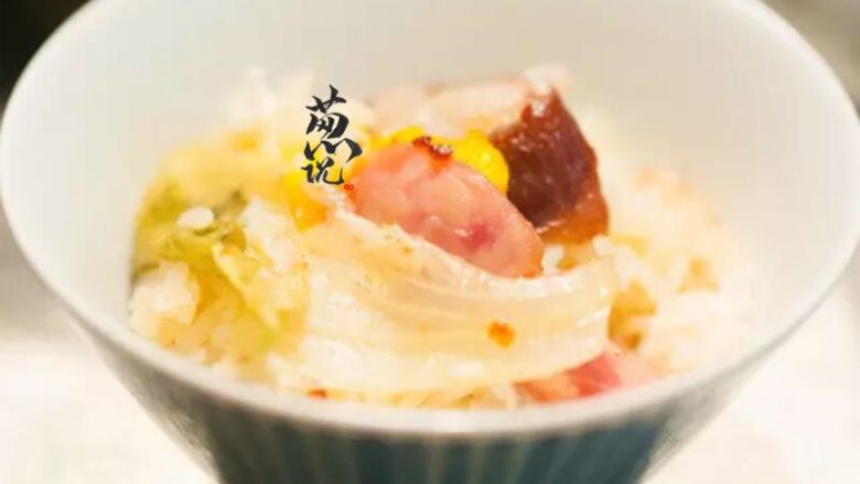 葱说 | 电饭煲烤叉烧+黯然销魂饭,敲1个生<a style='color:red;display:inline-block;' href='/shicai/ 9'>鸡蛋</a>,闷15分钟。开饭啦~~~~