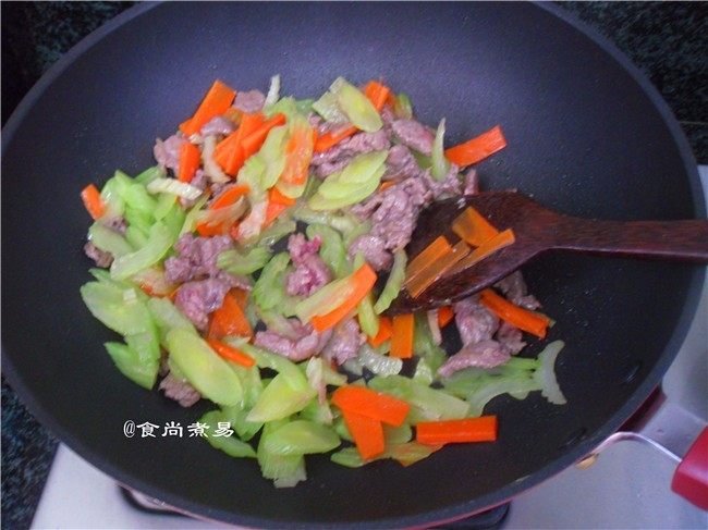 杂蔬炒牛肉,全程大火炒1分钟