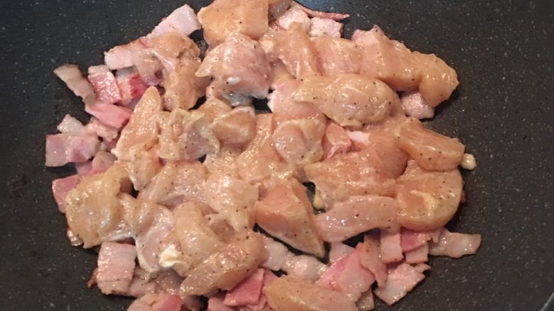 辣蕃茄鸡肉通心粉,下鸡肉,