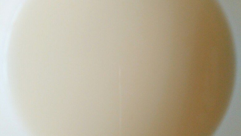 里脊肉饼,<a style='color:red;display:inline-block;' href='/shicai/ 731'>酵母</a>倒入水中混合均匀,静置五分钟