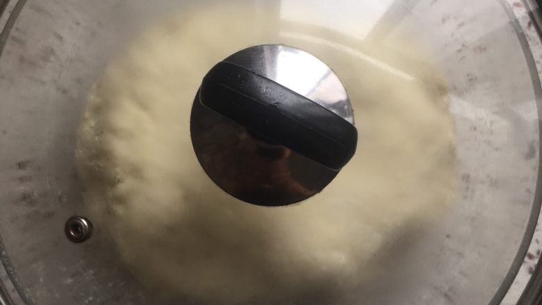 春饼,盖上盖子或保鲜膜,放半个小时