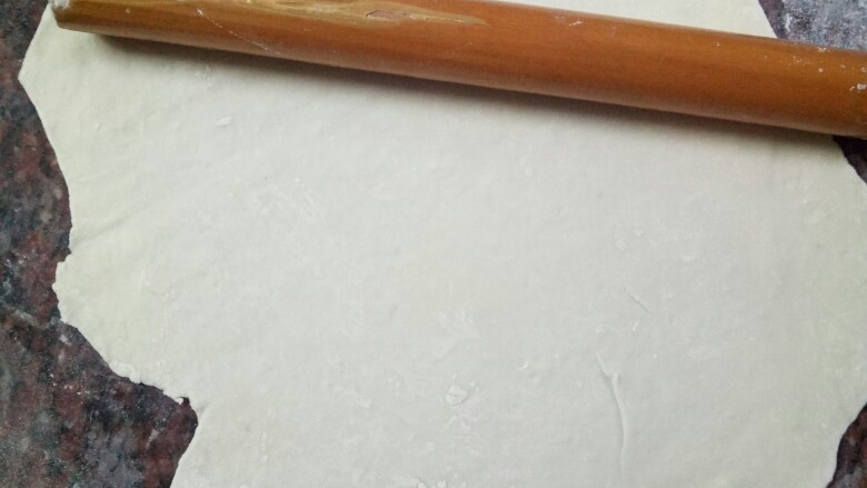 千层饼,把面皮尽可能擀薄