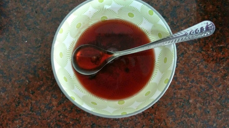 #热夏菜谱征集令#秘制鸡腿饭,自酿的桑葚果酒加<a style='color:red;display:inline-block;' href='/shicai/ 882'>红糖</a>和醋混合均匀备用(没有自酿果酒可以用红酒或者低度白酒取代)
