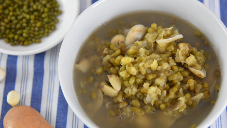 做绿豆汤也有小诀窍，加它立马变香糯！