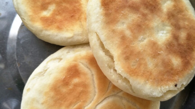 自制肉夹馍,喷香的饼出锅了！