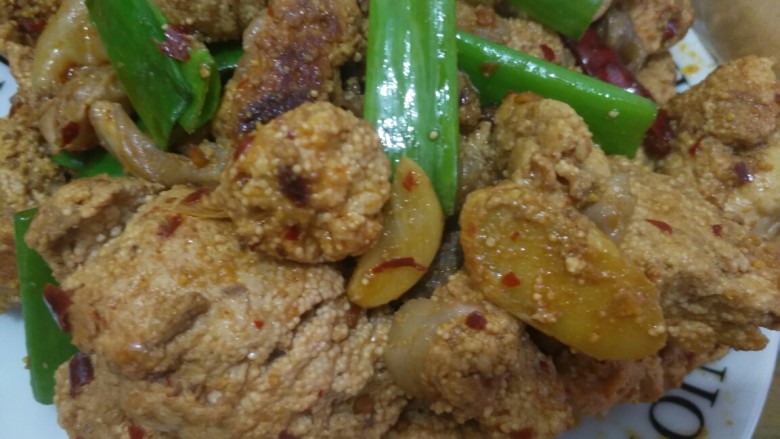 辣炒鱼籽,出锅啦,鱼籽胆固醇高,营养高,适量食用,不要总吃哦