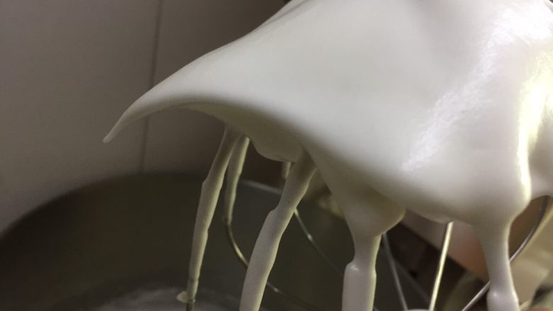 QQ弹的低胆固醇食品~天使蛋糕,打到这个状态就可以了