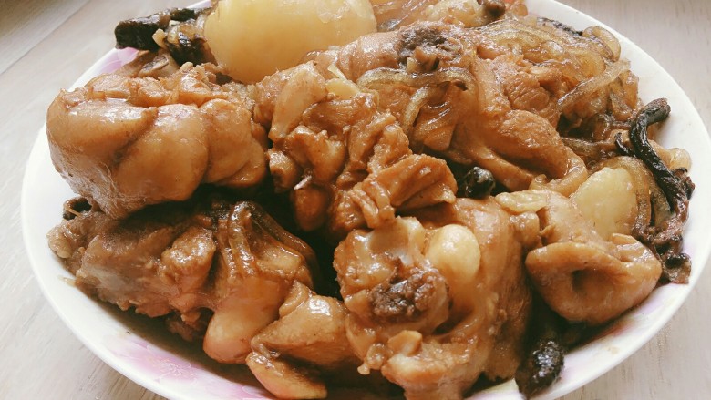 吃鸡炖鸡腿肉