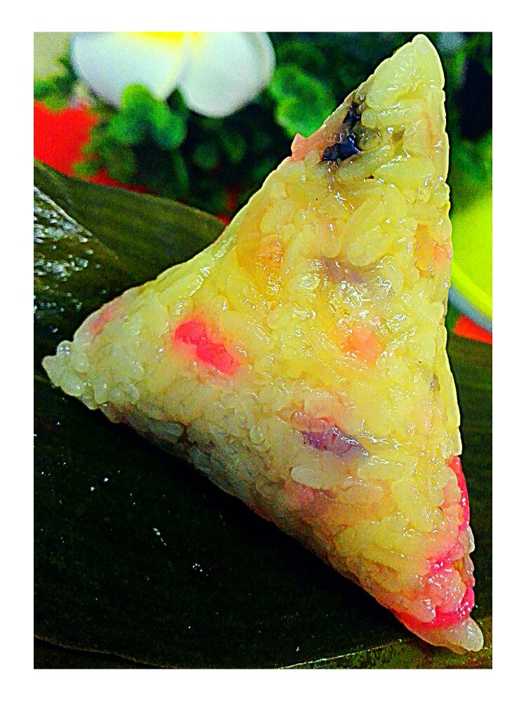 彩米花生香菇肉粽,成品图