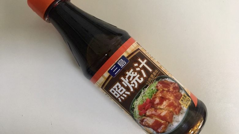 多彩便当,这是我惯用的照烧汁。也可以自己调,给个简版的方子--生抽:料酒:蜂蜜2:2:1加适量水熬煮即可。