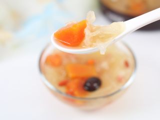 银耳木瓜糖水