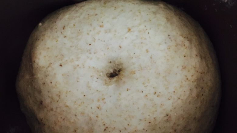 墨西哥香肠三明治,发酵至两倍大,戳动不回缩