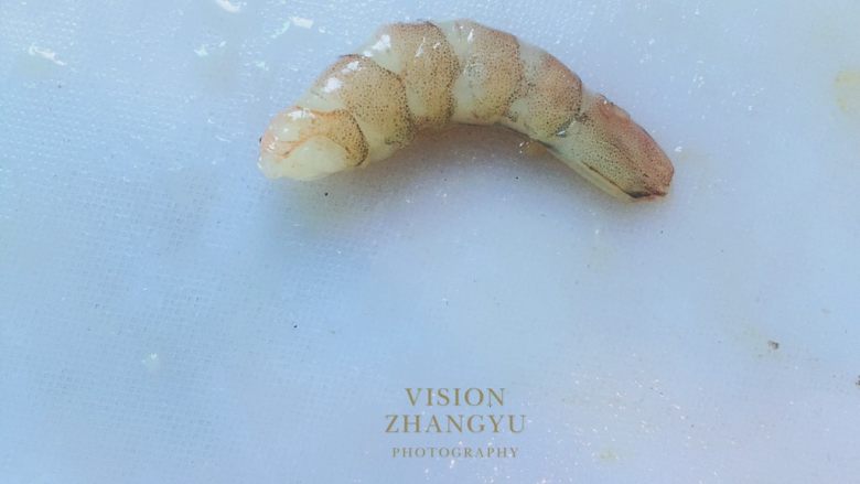 椒麻大虾,专门处理了三个这样的虾给瓜瓜做辅食。