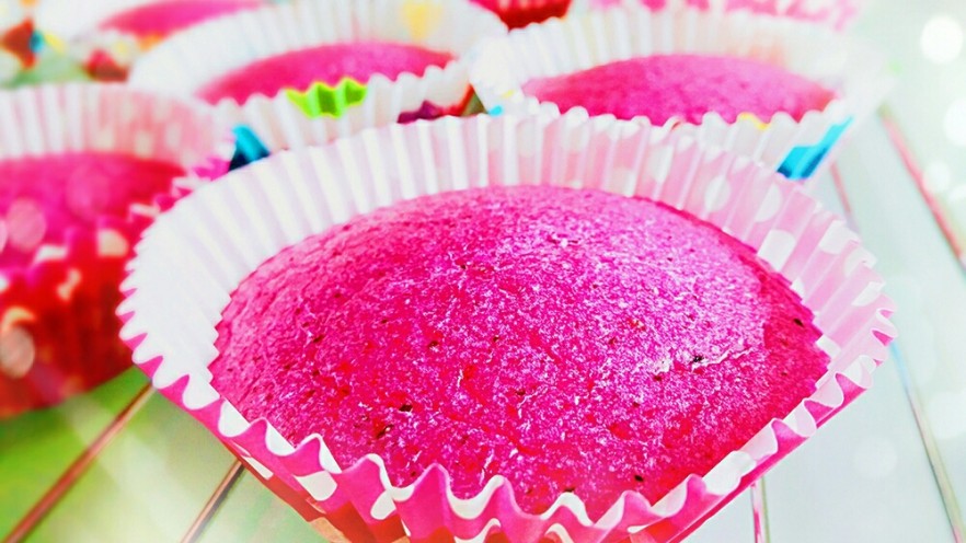 夏日甜心――火龙果纸杯蛋糕