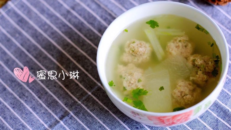 Q弹肉丸冬瓜汤,一款清爽的靓汤就大功告成了。