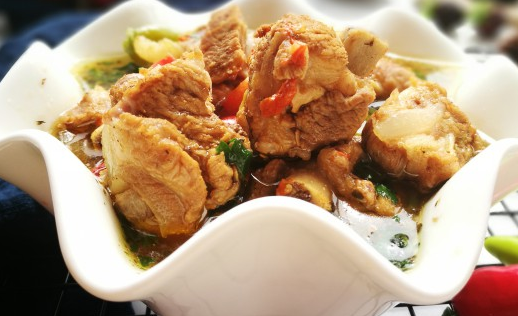 「Cathy边吃边营养」零油脂版清炖排骨,如果没有高压锅,就适量多添一点水小火慢炖四十五分钟也可。