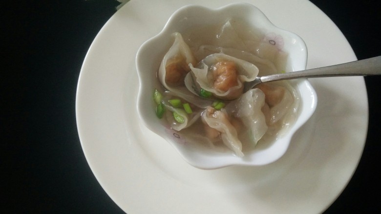 矾山特色小吃肉燕馄饨,瘦肉敲打成的皮煮出来晶莹剔透,