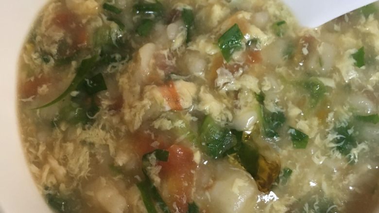 疙瘩汤,出锅~倒入香油 如果没有味道再到入点酱油