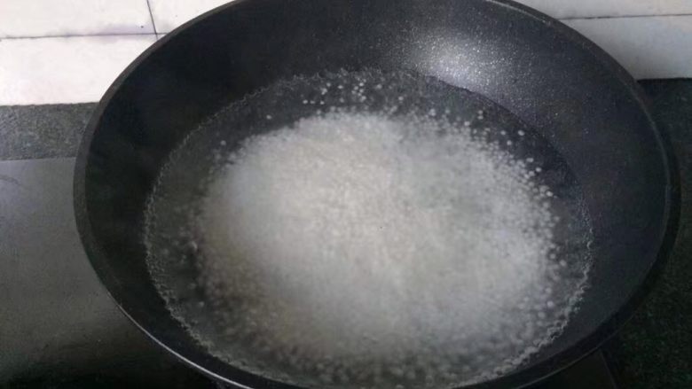 干了这杯蔓越莓芒果西米露吧~,加入西米