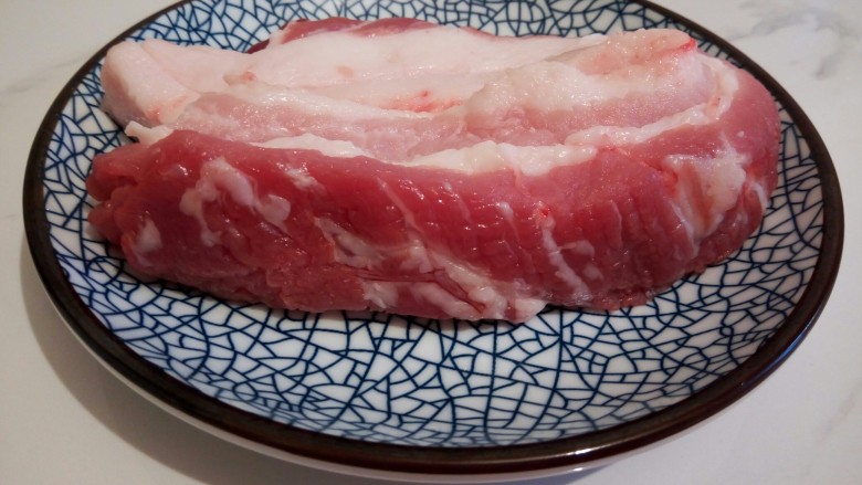 豆腐肉丸子,买了<a style='color:red;display:inline-block;' href='/shicai/ 428'>五花肉</a>做丸子(也可以买7分肥3分瘦的)