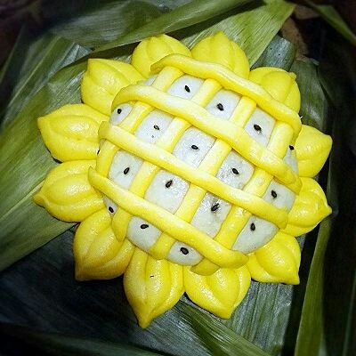向日葵豆沙包,大火烧开,转小火蒸12分钟左右关火,等5分钟揭盖即可