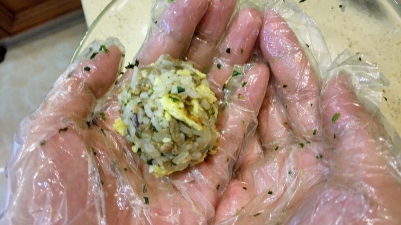 杂蔬饭团一让你孩子爱上吃饭,带好手套,搓圆吧