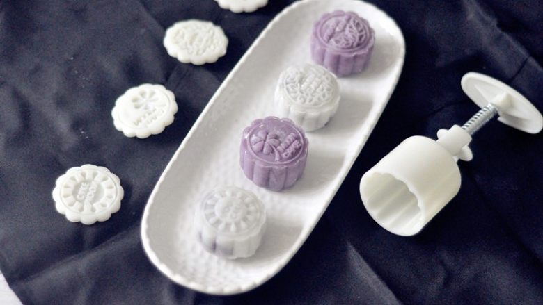 紫薯冰皮月饼,淡淡的紫,颜值高吗?