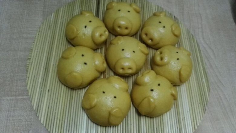 南瓜黄金招财猪馒头,全家福。