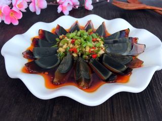 凉拌香辣皮蛋