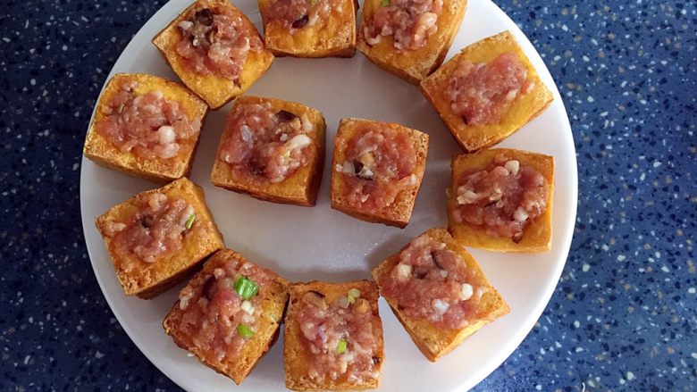 酿豆腐,全部酿好。