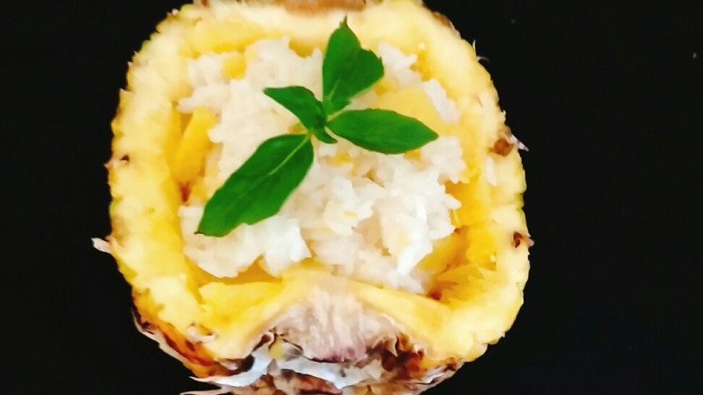菠萝糯米饭,来张照片,咔嚓!开吃……∵