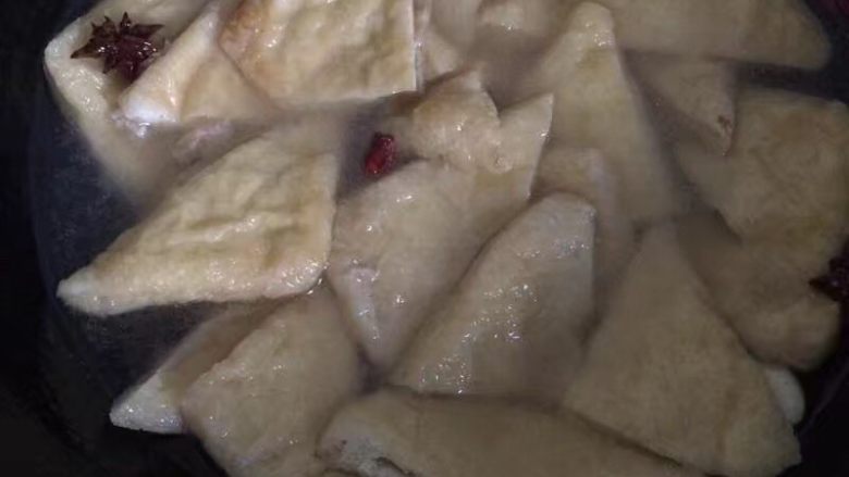 红烧素鸡,就问你爱不爱,加入适量水