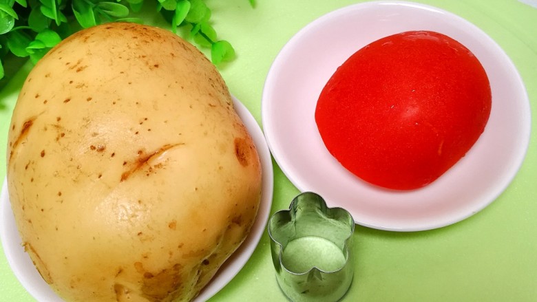 西红柿土豆汤,准备食材