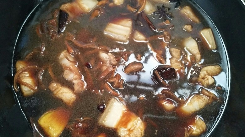 野菌菇烤肉,加水(大些),烧开转小火