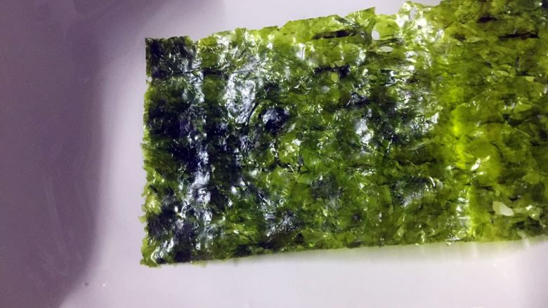 改版牛油拌饭(深夜食堂),用海苔剪出眼睛、鼻子和嘴巴