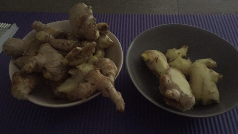 暖胃伏姜茶,洗干净的姜削皮,晾干。确保全部干透没有水。