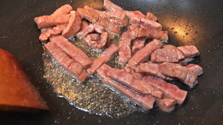 超满足便当(28),翻炒至变色盛出