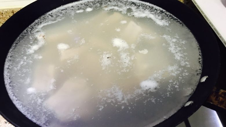 红烧排骨(一人份),焯水,有白沫就行了