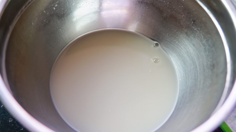 香肠兔子馒头,如图,酵母完全溶于水。