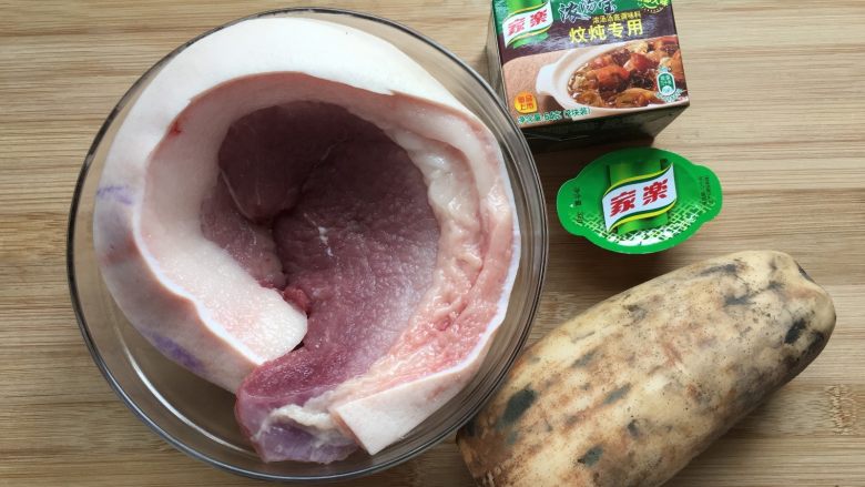 清炖狮子头,备好食材