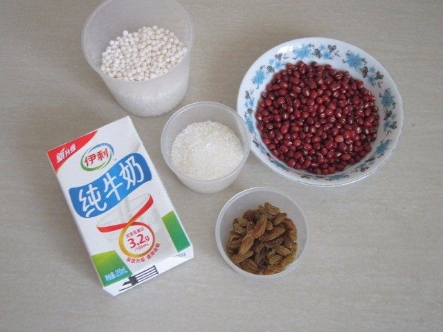 红豆西米露,准备好所有材料