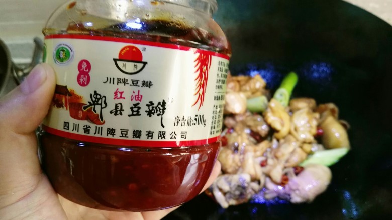 红烧鸡块,没有做广告的意思,平常我们家就是吃的这个牌子的。