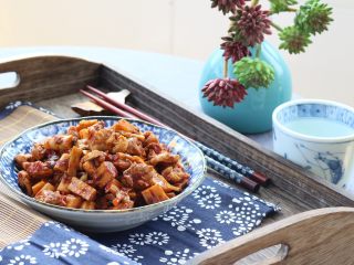 麻辣鸭肉炒笋丁