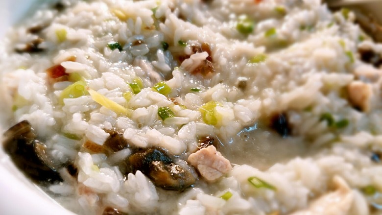 皮蛋瘦肉粥,待辅料入味，放着盐和<a style='color:red;display:inline-block;' href='/shicai/ 756'>鸡精</a>（看个人口味）