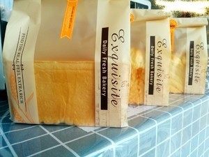 做过几百次的椰蓉吐司,加上包装美美滴,,同学们,做起来吧,,,
